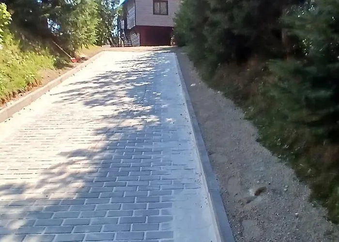 на пагорбі